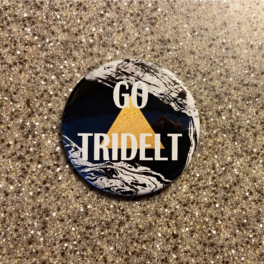 🆕 “Go Tri Delt” Black & Gold Pin